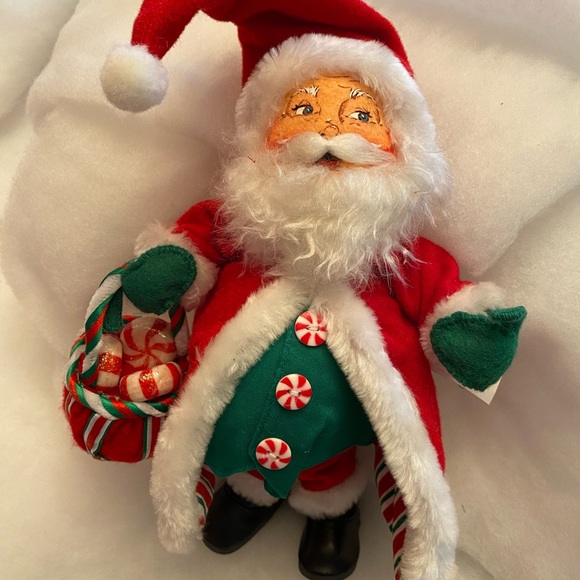 ANNALEE Collectible Santa  9” Peppermint Santa with Basket - Picture 12 of 14